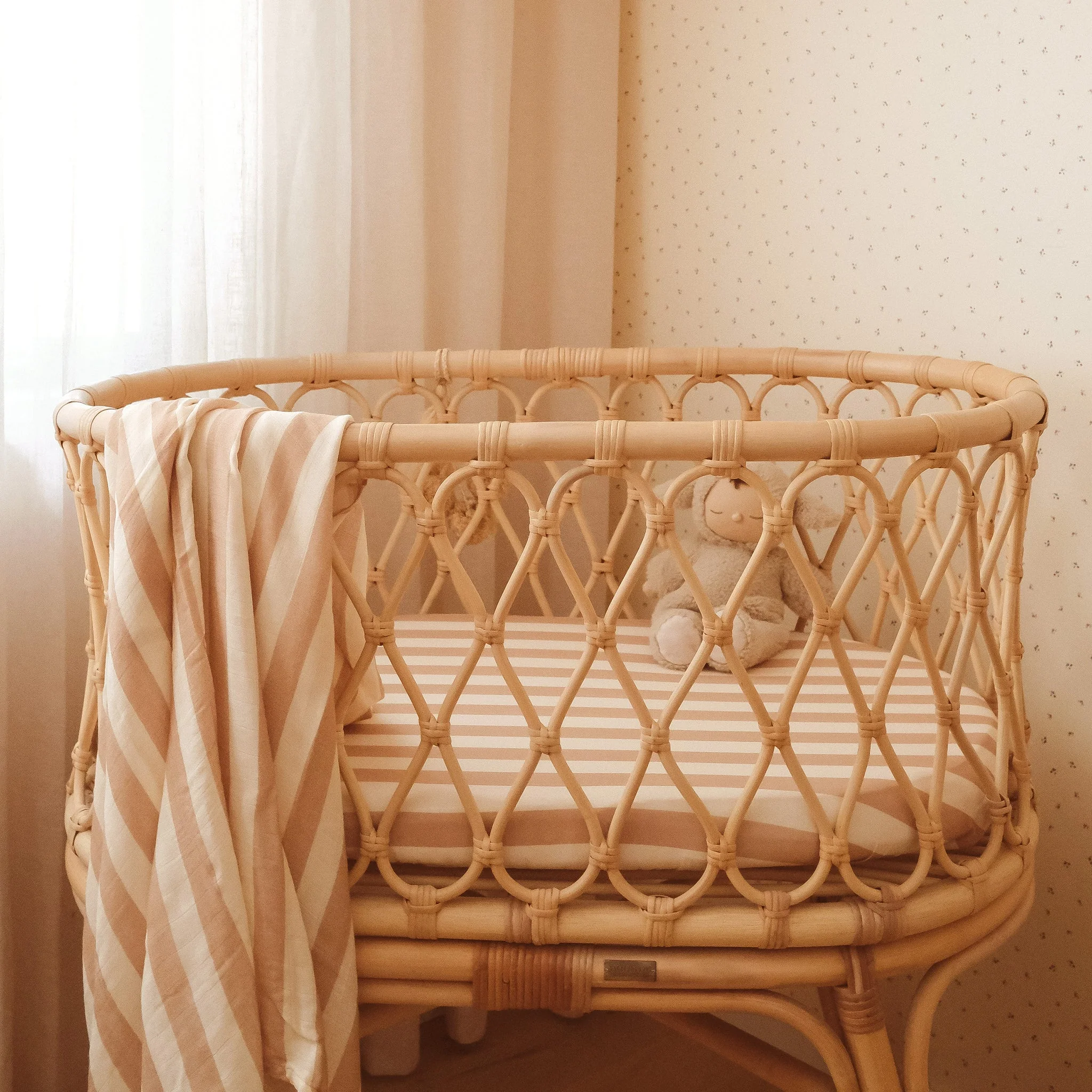 Bassinet | Fitted Sheet/Change Pad Cover | Organic - Coffee Stripe - Image 10