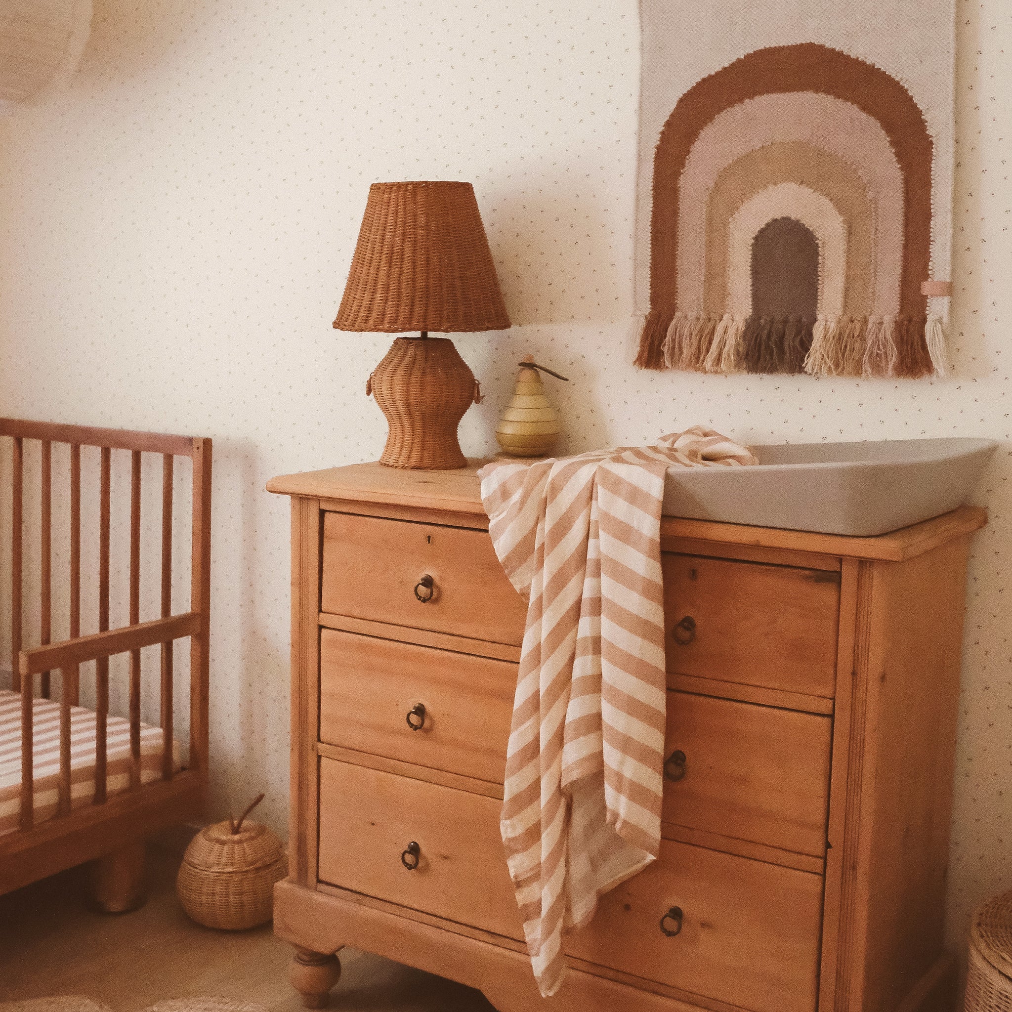Bassinet | Fitted Sheet/Change Pad Cover | Organic - Coffee Stripe - Image 5