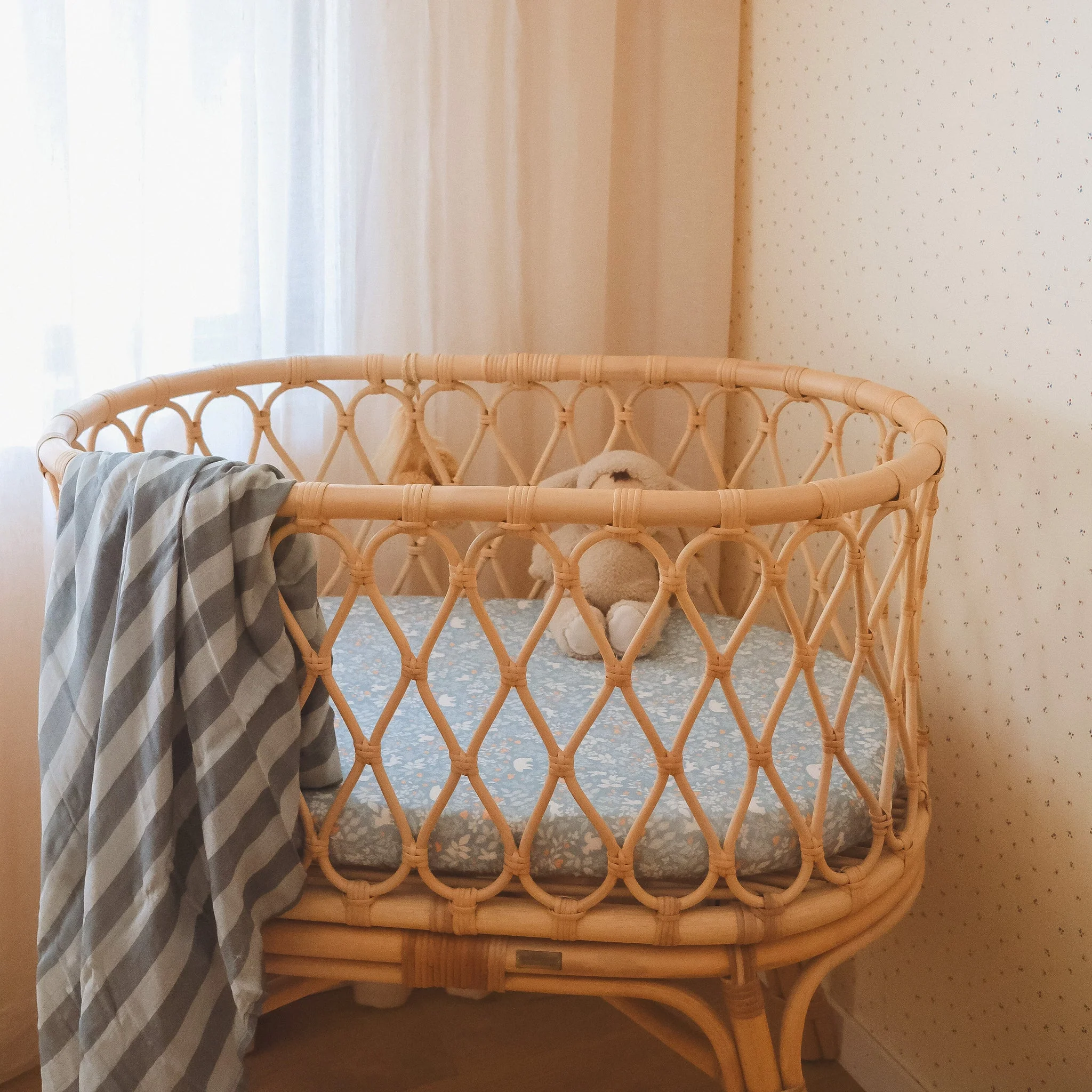 Bassinet | Fitted Sheet/Change Pad Cover | Organic - Forest Friends Cornflower - Image 11